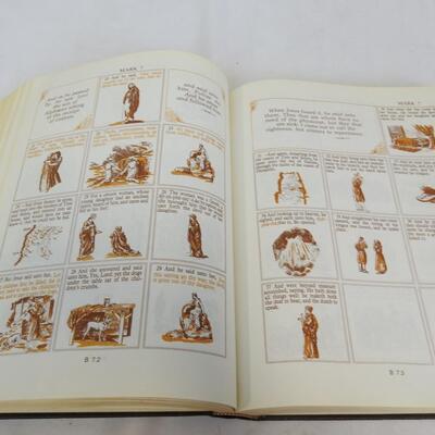 Family Illustrated Memory Bible,1979 Edition,11 1/4 x 8 3/4 x 1 3/8