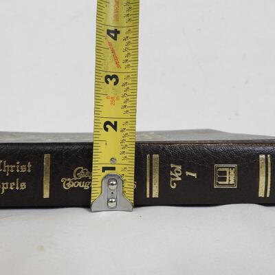 Family Illustrated Memory Bible,1979 Edition,11 1/4 x 8 3/4 x 1 3/8