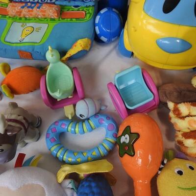 20+ Baby/Toddler Toys, Infantino Computer, Fabric Books, Small Mobile