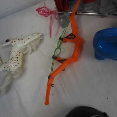 11 Toy Lot: Zeon Bow, Dog Walkers, Elephant Station, Train and Animals