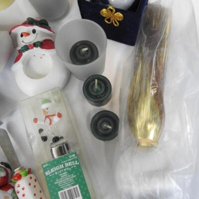 Christmas Lot: Glass Ornaments, Ceramic Figures and Candle Holders, Napkins