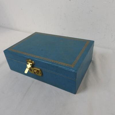 Blue Jewelry/Make Up Case, Lock and Key, Mirror and Compartments
