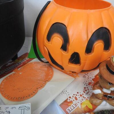 Halloween DÃ©cor Lot: Cauldron, Jack o Lantern Lights, Ghost Mannequin