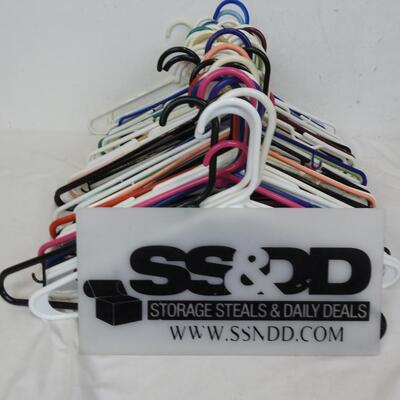 Large Lot Of Plastic Hangers, 70+ In Assorted Colors