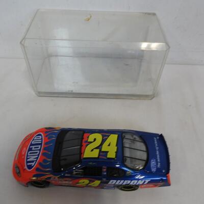 2003 Die Cast Monte Carlo #24 Jeff Gordon Dupont, Size1/24 w/Clear Display Box