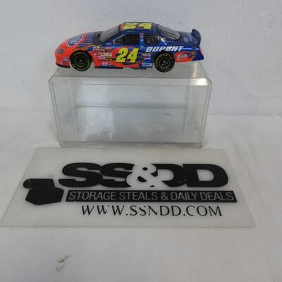 2003 Die Cast Monte Carlo #24 Jeff Gordon Dupont, Size1/24 w/Clear Display Box