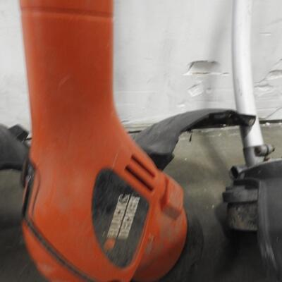 3 Black & Decker Weed Eaters, 2 WORK, 1 Untested