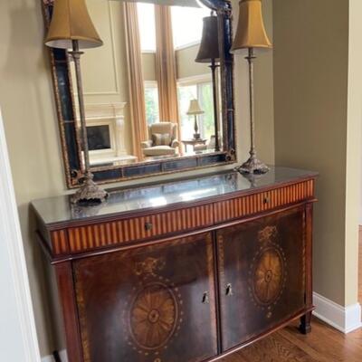 Exquisite Living room Dresser bar with mirror and two lamps