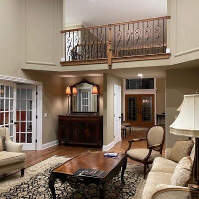 Exquisite Living room Dresser bar with mirror and two lamps