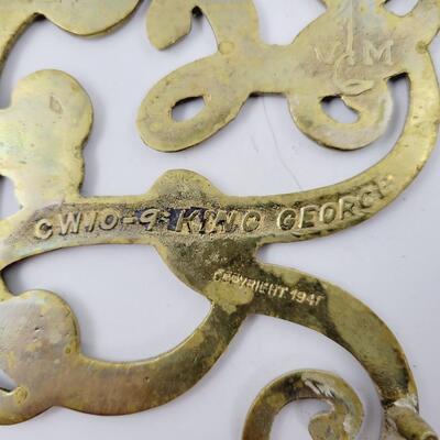 VM - KING GEORGE CW10-9 BRASS TRIVET