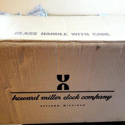 HOWARD MILLER 613-300 - HAS ORIGINAL BOX FOR EASY SHIPPING