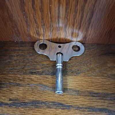 HOWARD MILLER 613-300 - HAS ORIGINAL BOX FOR EASY SHIPPING