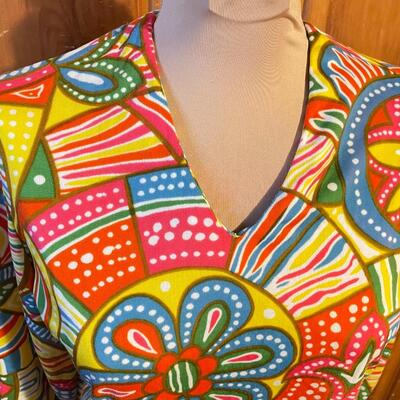 VINTAGE SEARS WOMENâ€™S MULTICOLOR TOP - SIZE MEDIUM