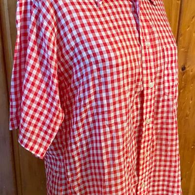 VINTAGE MENâ€™S RED GINGHAM BUTTON-UP - SIZE LARGE