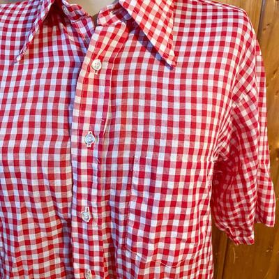 VINTAGE MENâ€™S RED GINGHAM BUTTON-UP - SIZE LARGE