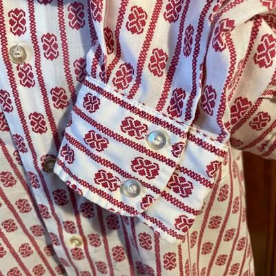 VINTAGE A. J. AUGUST MENâ€™S RED STRIPED BUTTON UP - 17â€/33â€