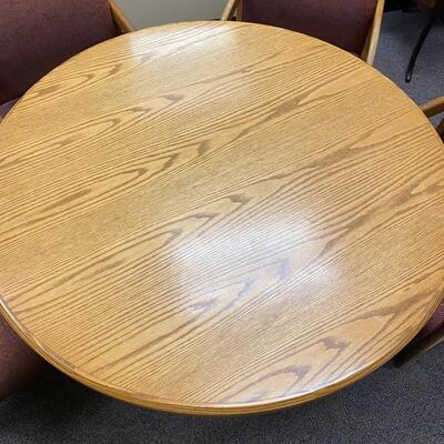 LOT 21: Round Table