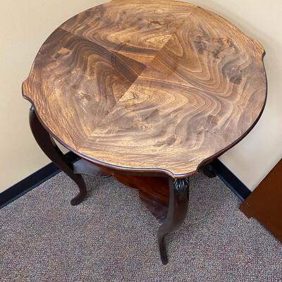 LOT 23: Small Round Table