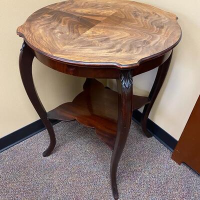 LOT 23: Small Round Table