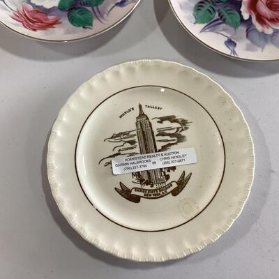 3 vintage decorative plates