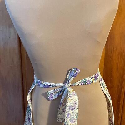 VINTAGE PURPLE FLORAL APRON