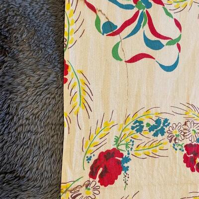 VINTAGE FLORAL WREATH FABRIC PIECES (2)