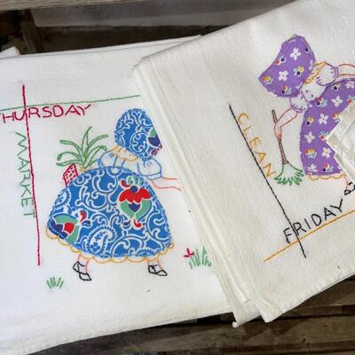 AA  VINTAGE "SUNBONNET SUE" APPLIQUE & EMBROIDERED DAYS OF THE WEEK KITCHEN TOWELS