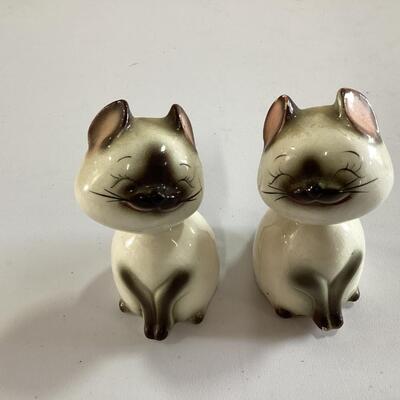 Vintage Norcrest Siamese Seal Point Kitty Salt and Pepper Shakers