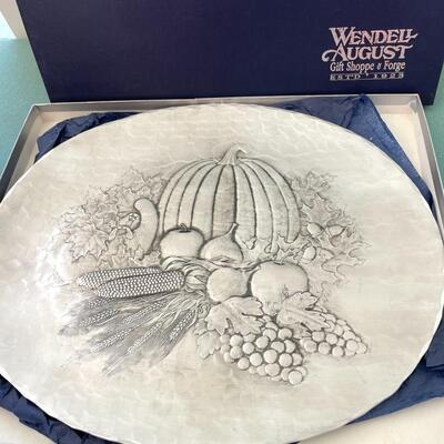 CL  WENDELL AUGUST FORGED ALUMINUM HARVEST PLATTER IN GIFT BOX