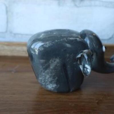 Murano blown glass elephant figurine