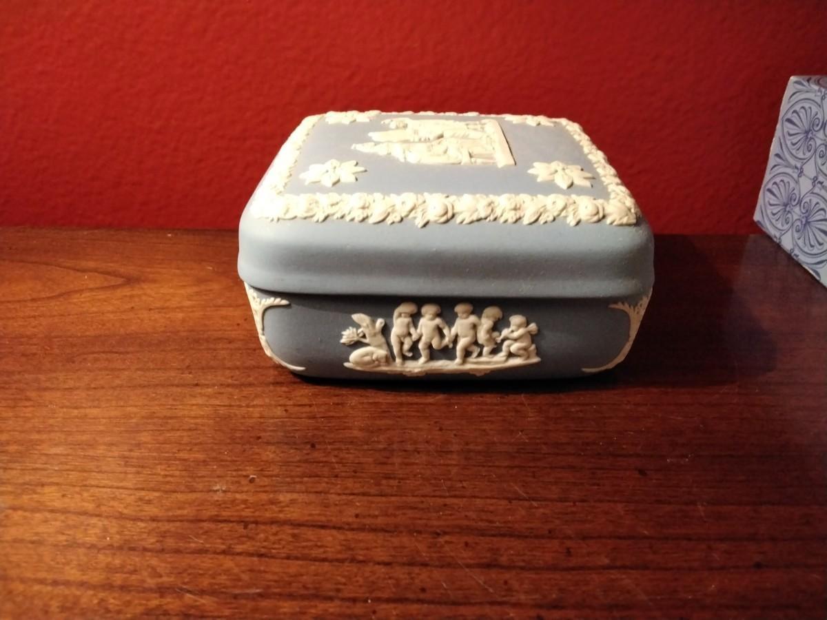 Wedgwood Square Blue Jasperware Lidded Trinket Box Still in original