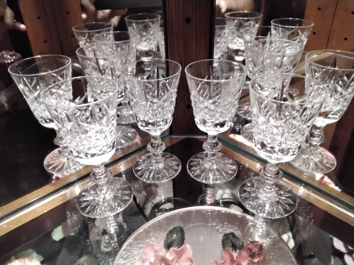 SET OF 4 GORGEOUS CUT CRYSTAL SNIFTERS. Height 4.5