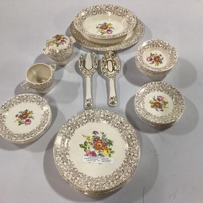 22 carat gold trimmed Triumph china set