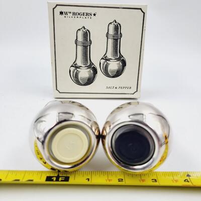 WM ROGERS #964 SILVERPLATE SALT & PEPPER SHAKERS W/ BOX