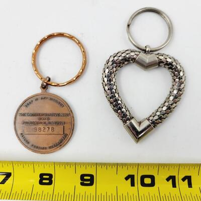 COLLECTABLE KEY CHAINS - 2PC