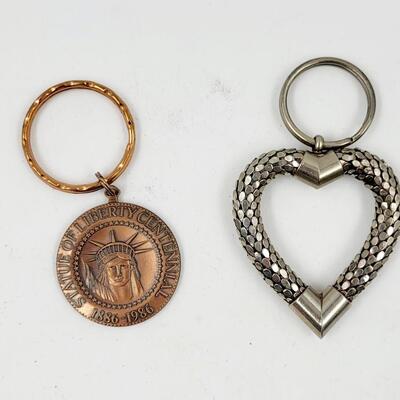 COLLECTABLE KEY CHAINS - 2PC