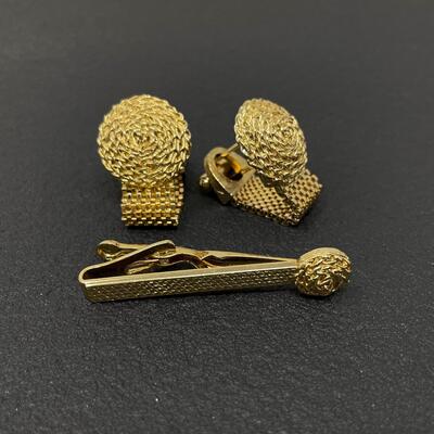 VINTAGE SWANK GOLD-TONED CUFF LINKS & TIE CLIP