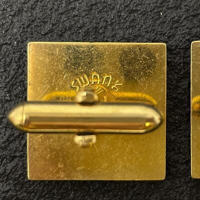 VINTAGE SWANK FANCY SQUARE GOLD-TONED CUFF LINKS
