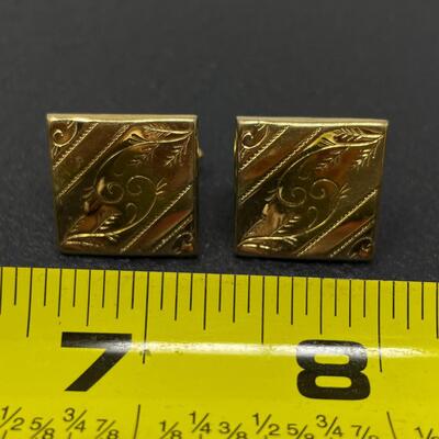 VINTAGE SWANK FANCY SQUARE GOLD-TONED CUFF LINKS