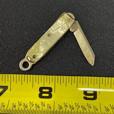 TINY â€œTHE OZARKSâ€ POCKET KNIFE