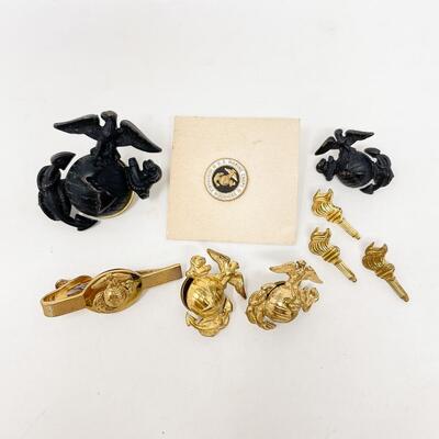 ASSORTED MILITARY PINS & CLIPS