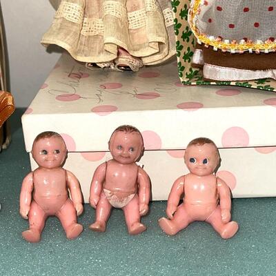 AA  GROUP OF SMALL VINTAGE DOLLS