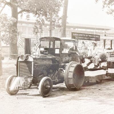 VINTAGE PHOTO OF PARADE TRAIN? TOPEKA KS ATSF RAILWAY