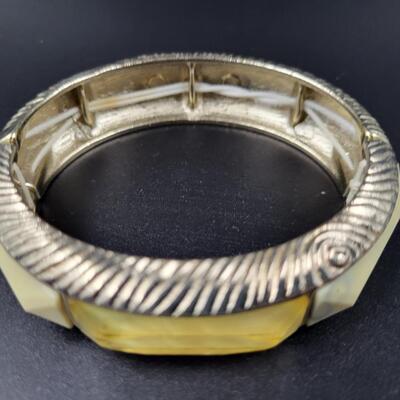 SILVER TONED METAL ELASTIC BRACELET