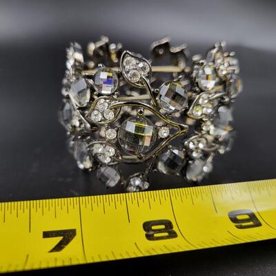 FAUX DIAMOND STRETCH BRACELET