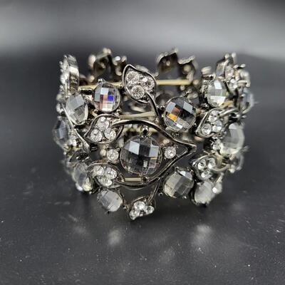 FAUX DIAMOND STRETCH BRACELET