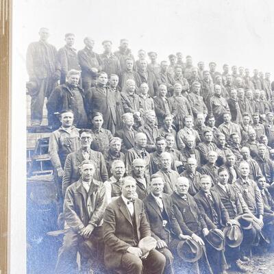 VINTAGE PHOTOGRAPH OF ATSF RAILWAY WORKERS? #2
