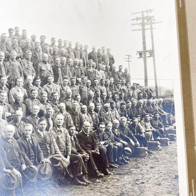 VINTAGE PHOTOGRAPH OF ATSF RAILWAY WORKERS? #2