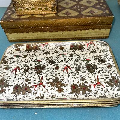 AA  VINTAGE GROUP OF WOODEN DECORATIVE BOXES