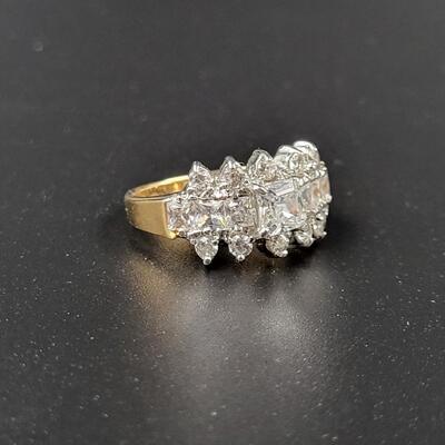 ROMAN GOLD TONED RING SIZE 6.5